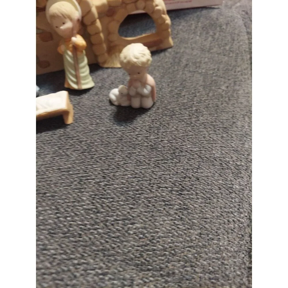 Hallmark the Nativity collection Jesus New‎ In Box Mary Hamilton 2012 NIB scene